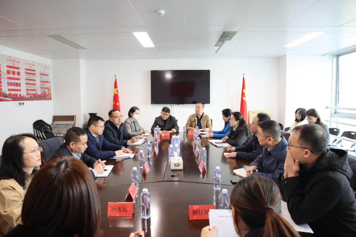 1678176323446707.png 鼓樓區(qū)委書(shū)記黃建新一行蒞臨榕江公司調(diào)研工作.png