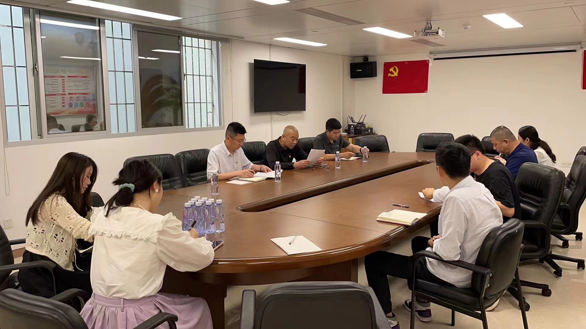 1682570612998522.jpg 鄉(xiāng)總主題教育工作會(huì)議.jpg